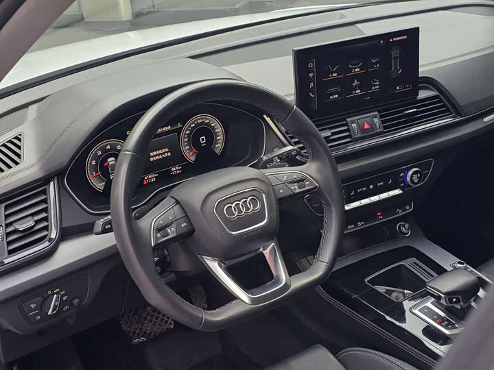 Audi Q5L 2023 40 T — фото 19