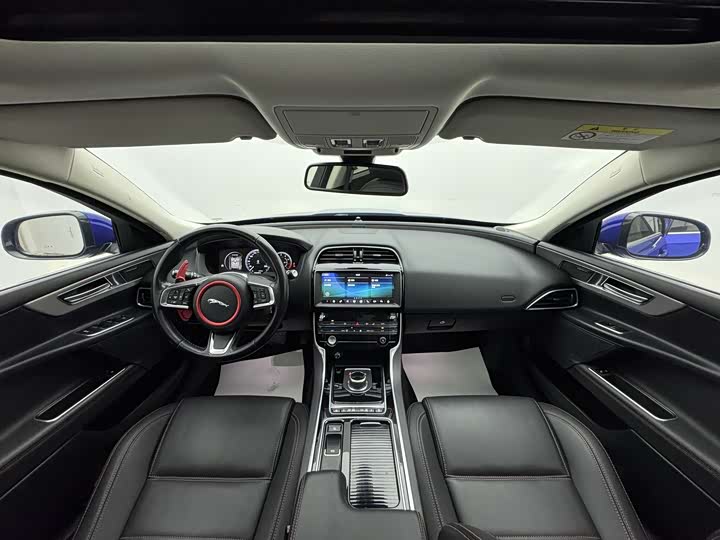 Jaguar XEL 2019 2.0 T 200 PS — фото 24