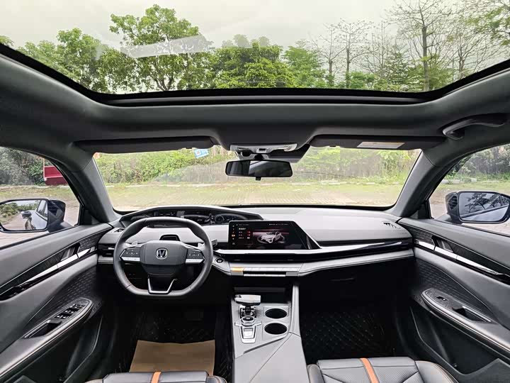 Changan UNI-V 2024 1.5 T Premium — фото 5