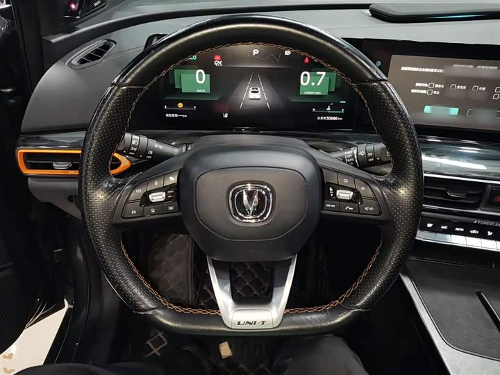 Changan UNI-T 2022 1.5 T Flagship — фото 11