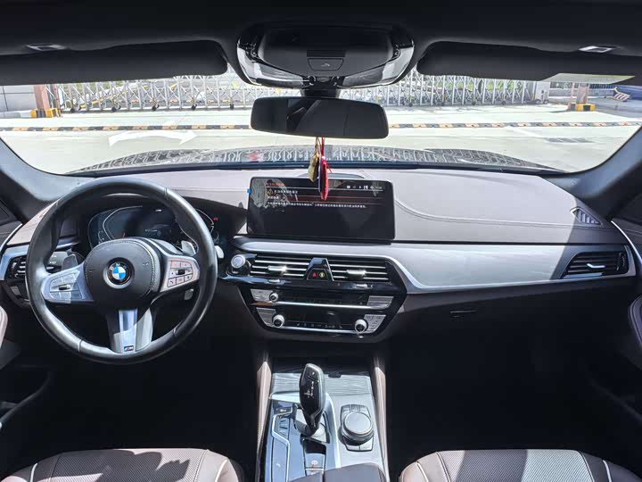 BMW 5-Series 2022 530 Li Leading M — фото 4