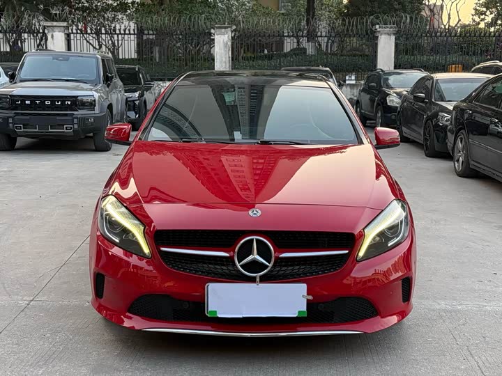 Mercedes-Benz A-Class 2016 A 200 — фото 2