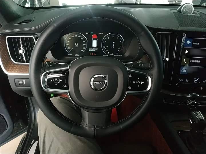 Volvo XC60 2021 T 5 4 WD — фото 11