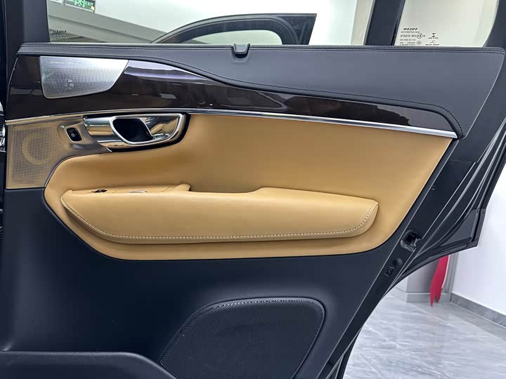 Volvo XC90 2015 T 6 7 — фото 26