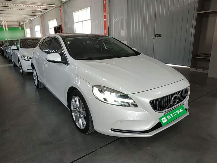 Volvo V40 2019 T 3 — фото 4