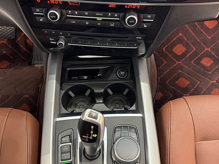 BMW X5 2018 x Drive 35i — фото 12