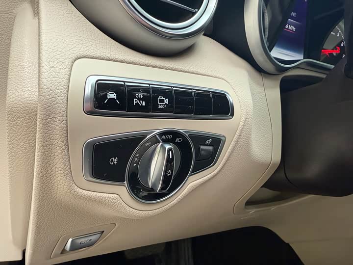Mercedes-Benz GLC 2016 GLC 260 4 MATIC Luxury — фото 15