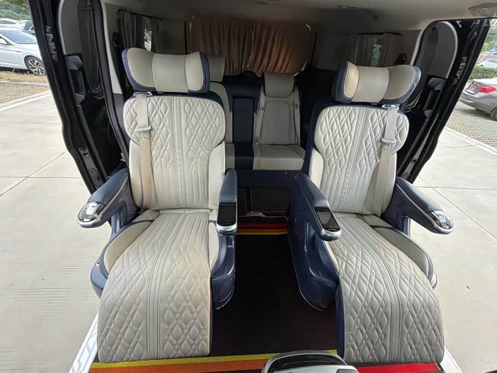 Ford Tourneo — фото 15