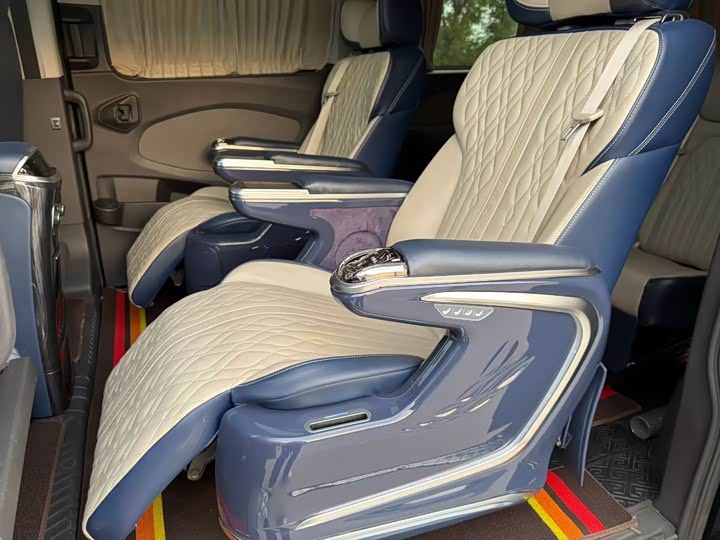 Ford Tourneo — фото 16
