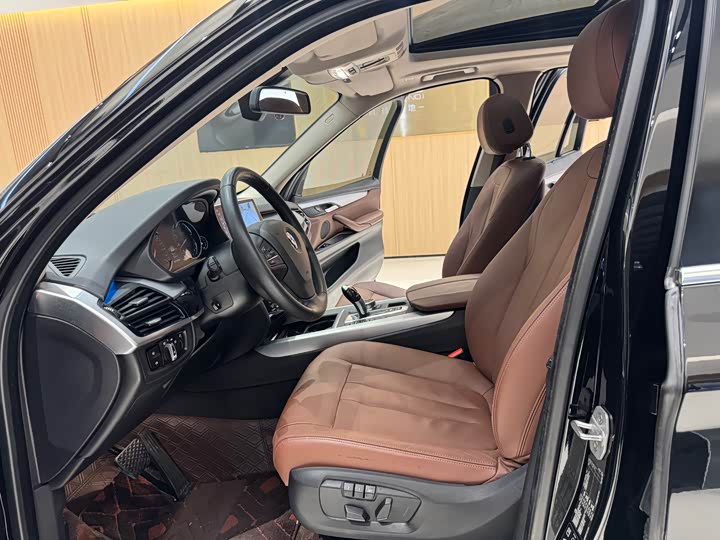 BMW X5 2018 x Drive 35i — фото 13