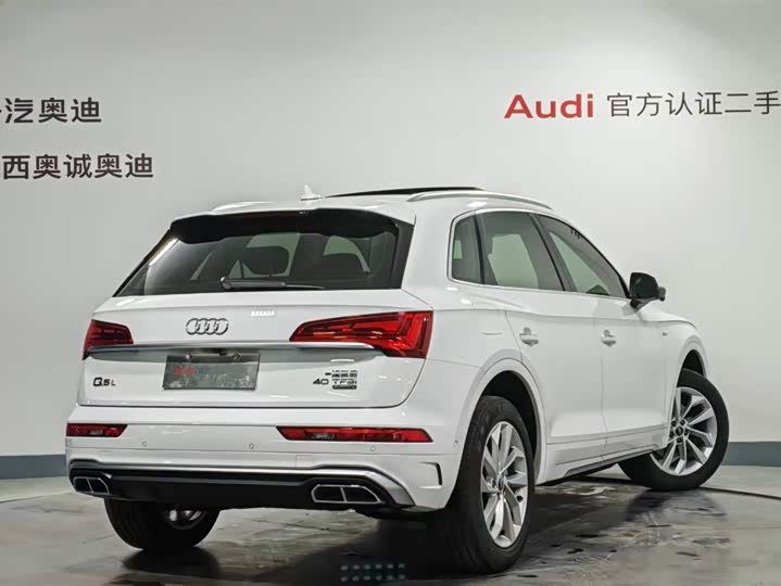 Audi Q5L 2023 40 T — фото 4