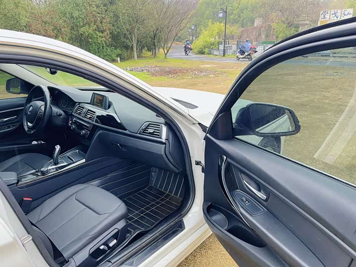 BMW 3 Series 320Li стиль — фото 4