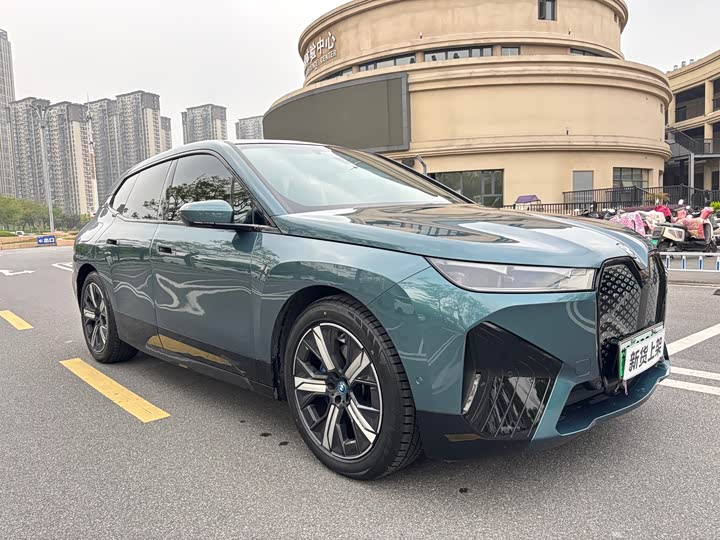 BMW i 2022 x Drive 40 — фото 3