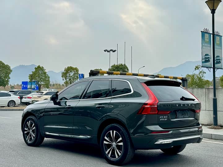 Volvo XC60 2022 B 5 4 WD — фото 8