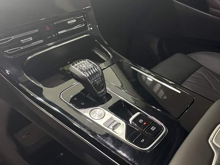 Trumpchi M8 2024 400 T — фото 13