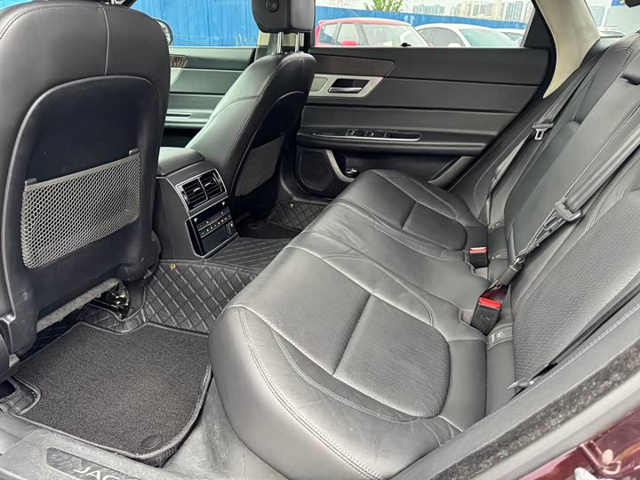 Jaguar XFL 2017 XFL 2.0 T 200 PS — фото 9