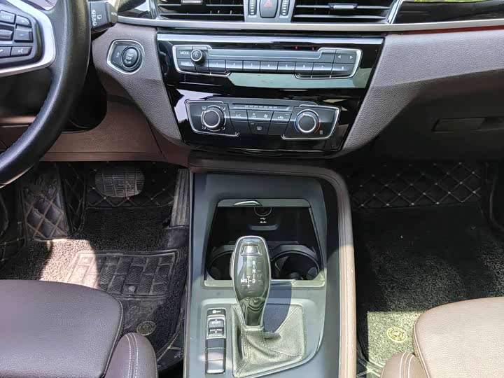 BMW X1 2020 s Drive 20 Li — фото 8