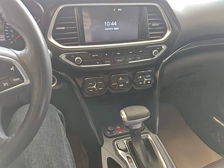 Trumpchi GS4 2017 235 T AT 2 WD — фото 13