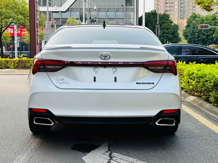 Toyota Avalon — фото 10
