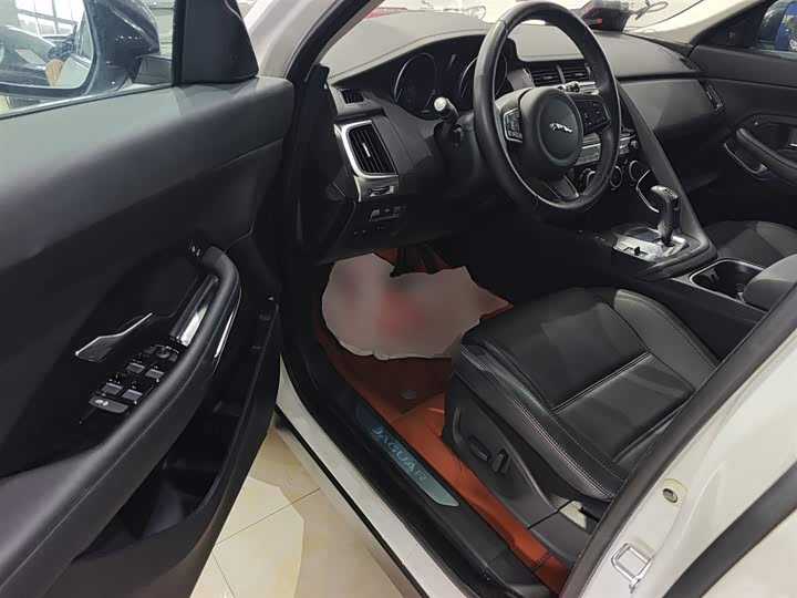 Jaguar E-PACE 2018 P 200 S VI — фото 15