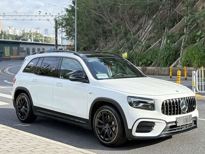 Mercedes-Benz GLB 2024 AMG GLB 35 4 MATIC — фото 3