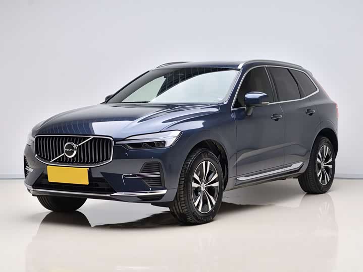Volvo XC60 2023 B 5 4 WD — фото 1