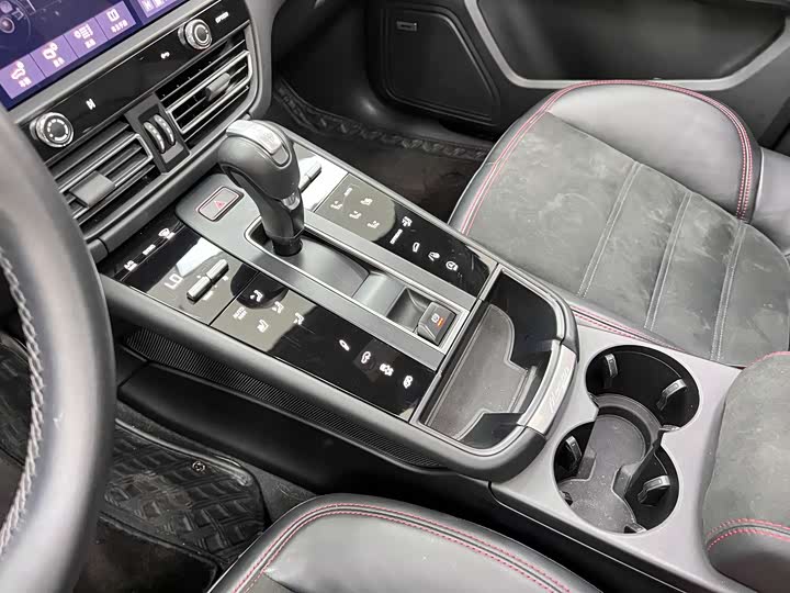 Porsche Macan 2023 Macan GTS 2.9 T — фото 28