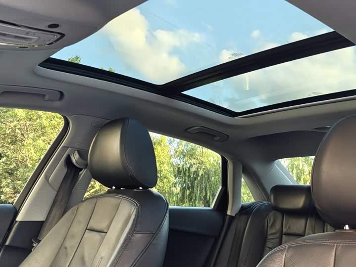 Audi A4L 40 TFSI стиль VI — фото 6