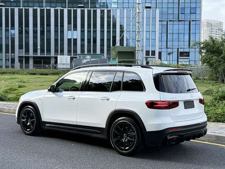 Mercedes-Benz GLB 2024 AMG GLB 35 4 MATIC — фото 13