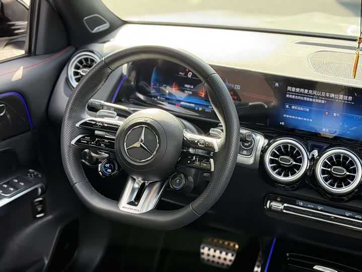Mercedes-Benz GLB 2024 AMG GLB 35 4 MATIC — фото 7