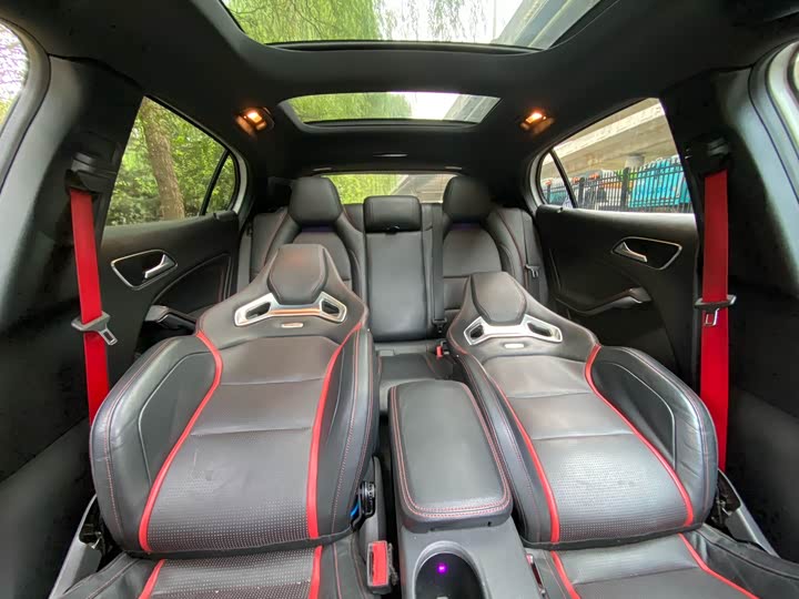 Mercedes-Benz GLA 2017 AMG GLA 45 4 MATIC — фото 23