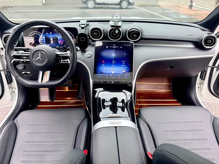 Mercedes-Benz C-Class 2023 C 200 L — фото 11
