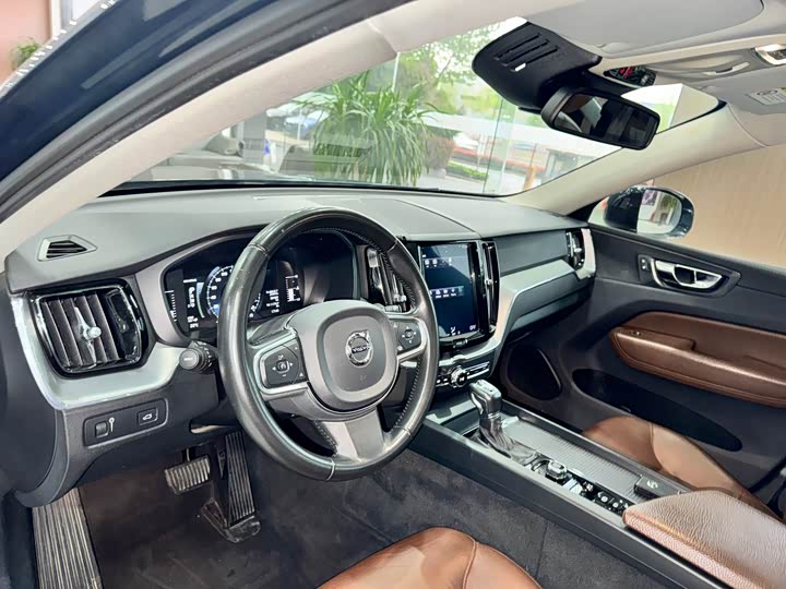 Volvo XC60 2020 T 5 4 WD — фото 9