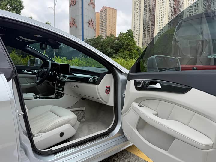 Mercedes-Benz CLS 320 — фото 13