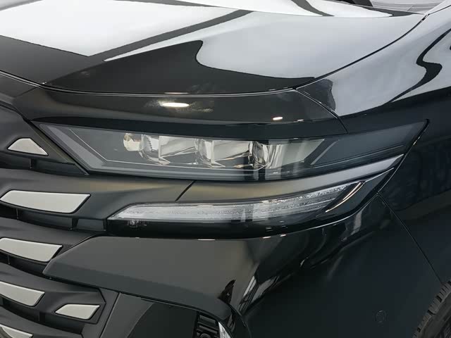 Toyota Vellfire — фото 9