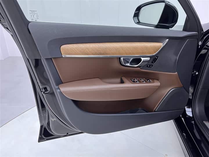Volvo S90 2025 B 5 — фото 16