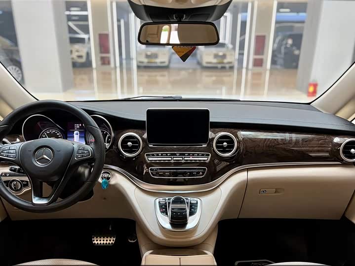 Mercedes-Benz V-Class 2018 V 260 L V — фото 15
