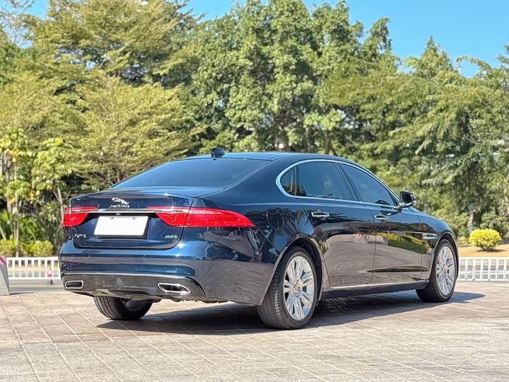Jaguar XFL 2018 XFL 2.0 T 250 PS — фото 6