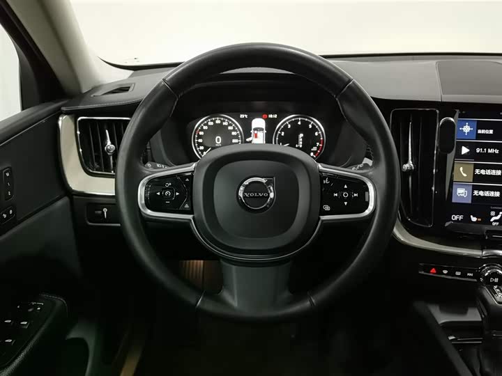 Volvo XC60 2018 T 5 4 WD — фото 11