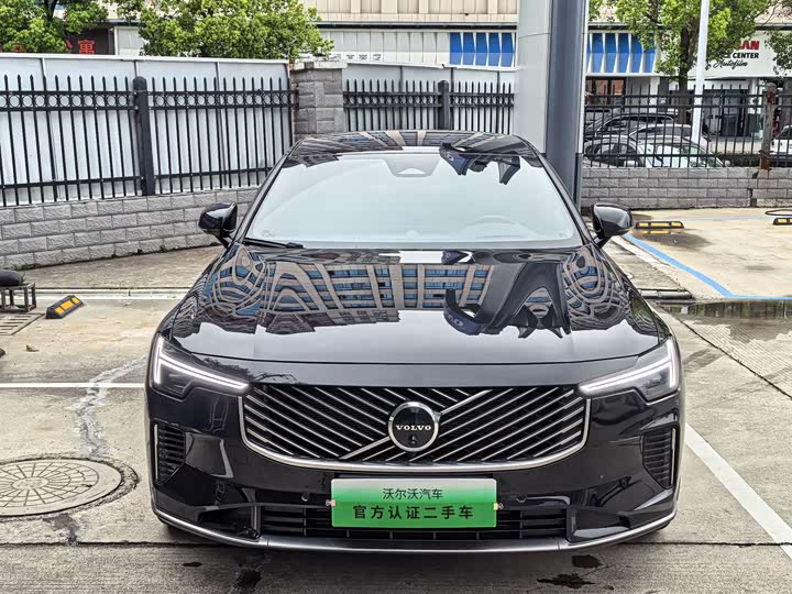 Volvo S90 Hybrid 2026 Hybrid 4 WD — фото 2
