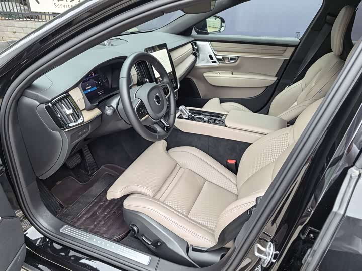 Volvo S90 Hybrid 2026 Hybrid 4 WD — фото 5