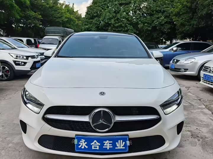 Mercedes-Benz A-Class 2022 A 180 L — фото 2