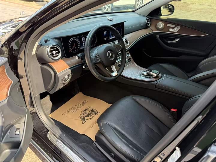 Mercedes-Benz E-Class 2018 E 300 L Luxury — фото 9