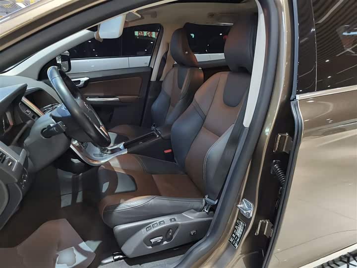 Volvo XC60 2017 T 5 AWD — фото 15