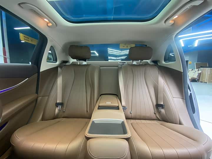 Mercedes-Benz E-Class 2023 E 300 L — фото 23