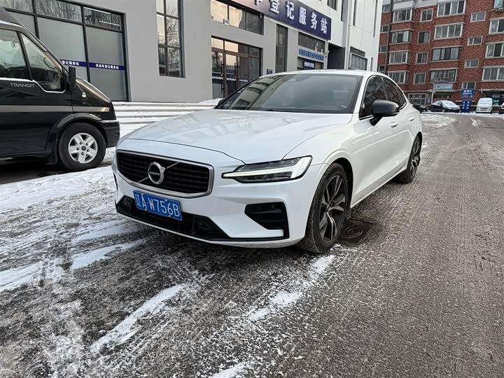 Volvo S60 2020 T 4 — фото 1