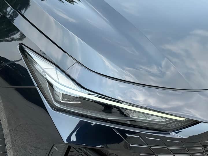 Changan UNI-V 2022 1.5 T — фото 4