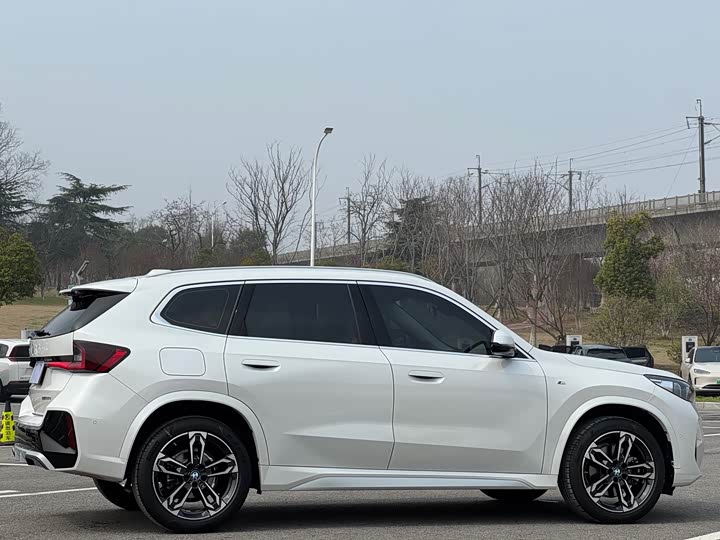 BMW X1 2023 s Drive 25 Li M — фото 16