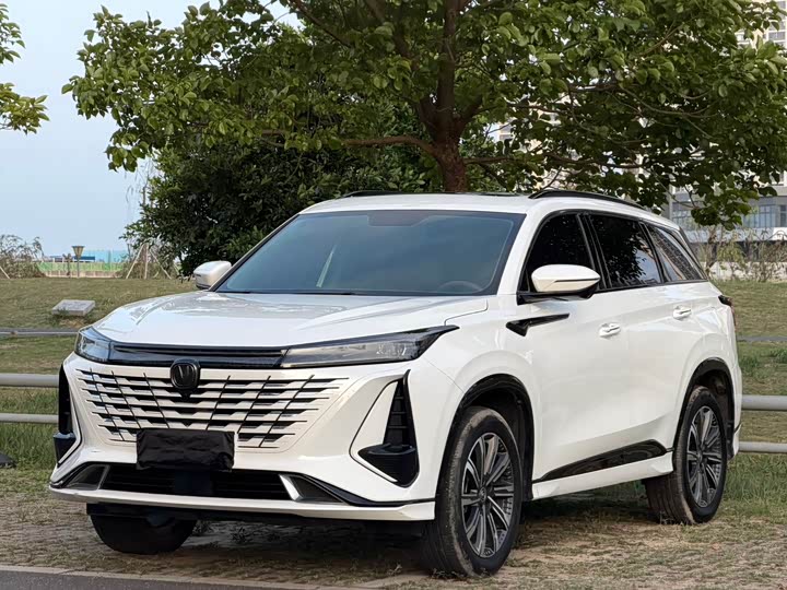 Changan CS75 PLUS 2023 1.5 T ATPremium — фото 1