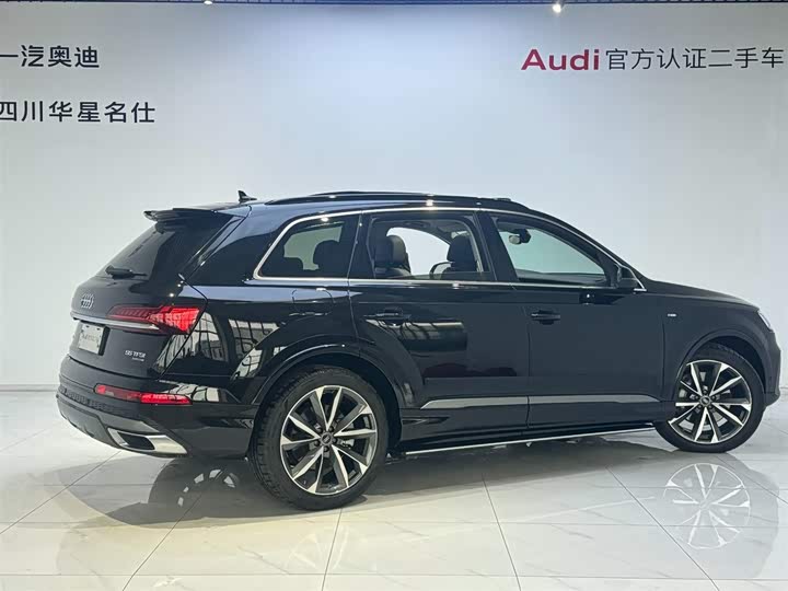 Audi Q7 2023 55 TFSI quattro S line Sport — фото 4